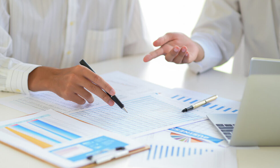 If you were yvonne pillar, will you obey your boss? why or why not? image